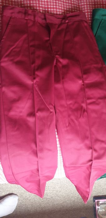 Pantaloni de lucru si salopete