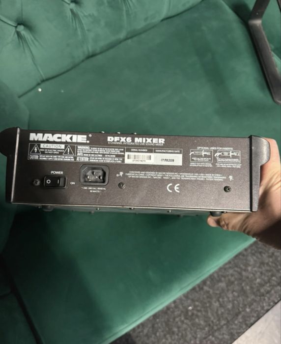 Mackie DFX6 Mixer.