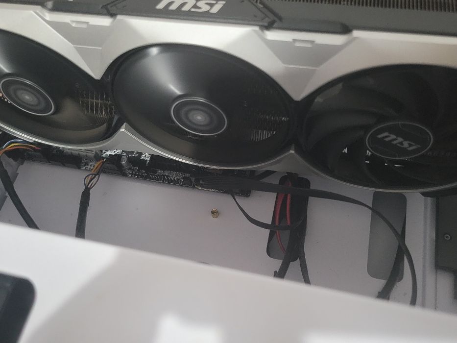 RTX 4080 SUPER [cititi descrierea]