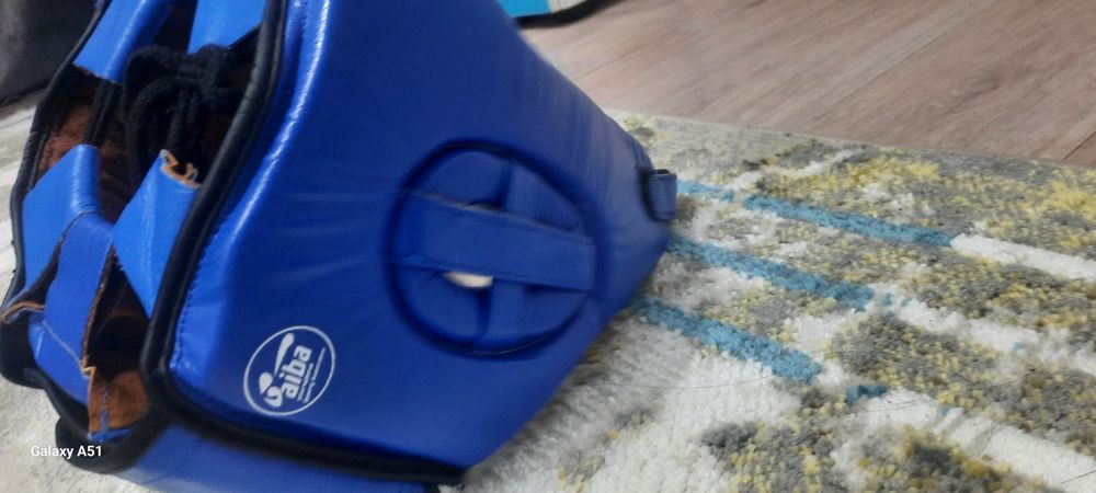 Продам боксерски шлем вело