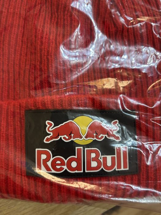 Зимна шапка на Red Bull freeride teams