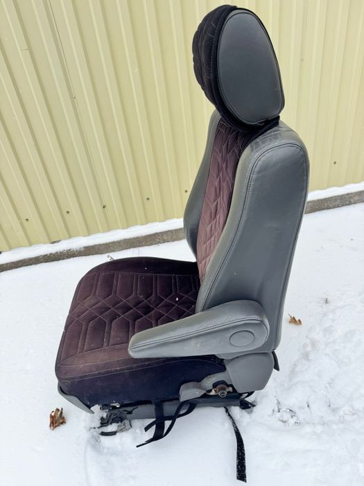 Кресла передние Lexus GX 470