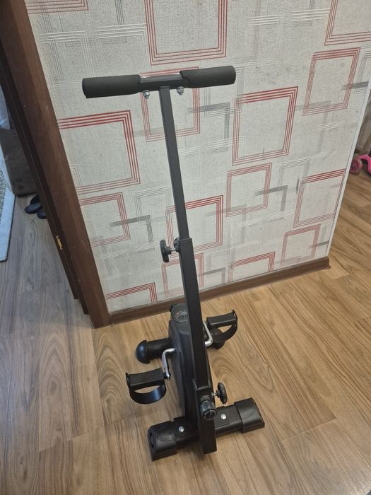 Компактный велотренажер