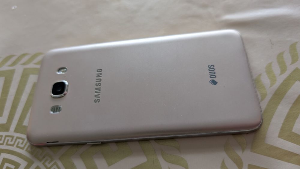 2 смартфона в хорошем рабочем состоянии