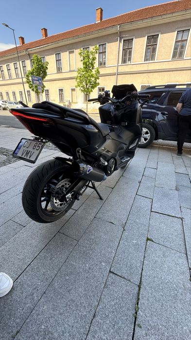 Yamaha Tmax 560