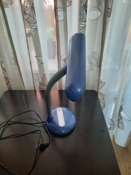 Продается настольная лампа