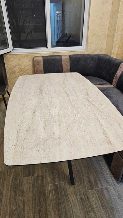 Трапезна маса Toронто