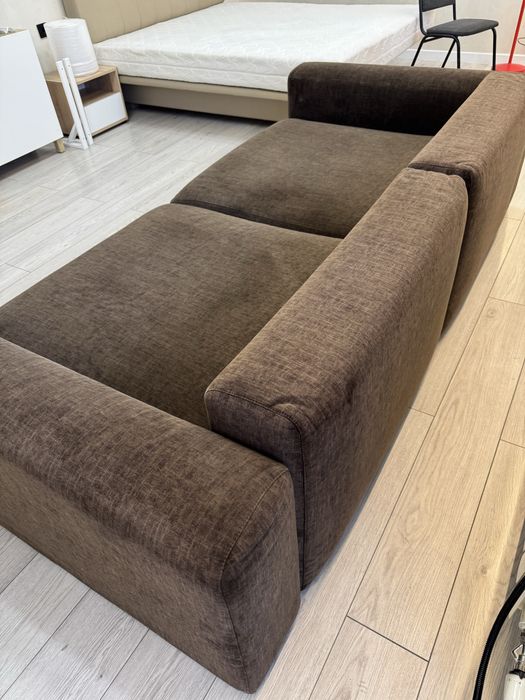 Диван мягкий коричневый