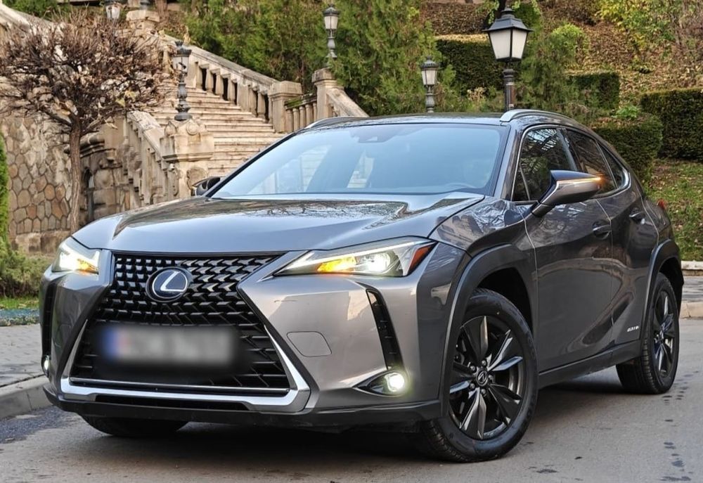 Lexus UX 250h 2020 E6/ 2,0 Hybrid 184 Cp/Automată/4×4/Impecabil