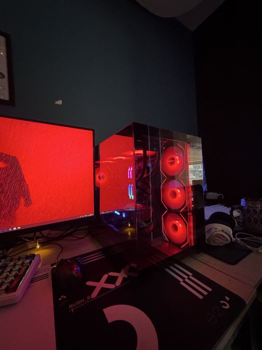 Gaming PC, Monster Case Sotiladi + bonus Monitor
