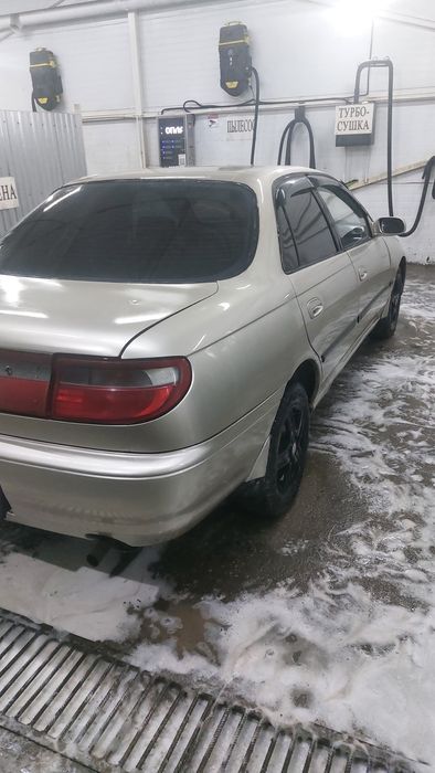 Продам Toyota Karina