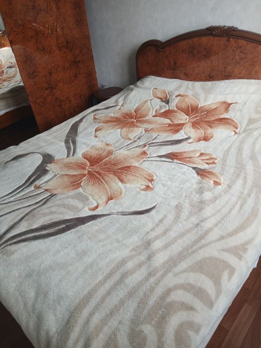 Плед.покрывало в хорошем состояние