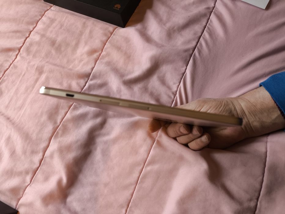 Huawei MediaPad M2 10.0 (M2-A01L) 64GB/3GB RAM LTE - пълен комплект