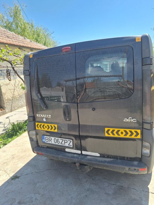 Vand sau schimb renault trafic