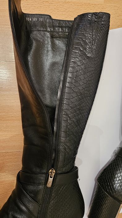 Продавам дамски елегантни ботуши от естествена кожа, размер 39