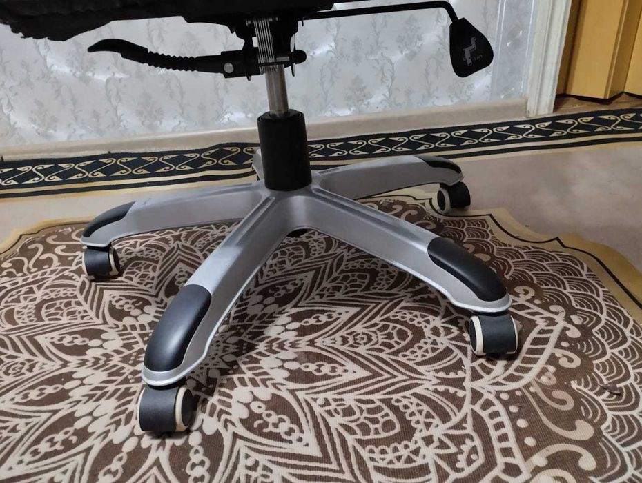 Офисное кресло Малайзия