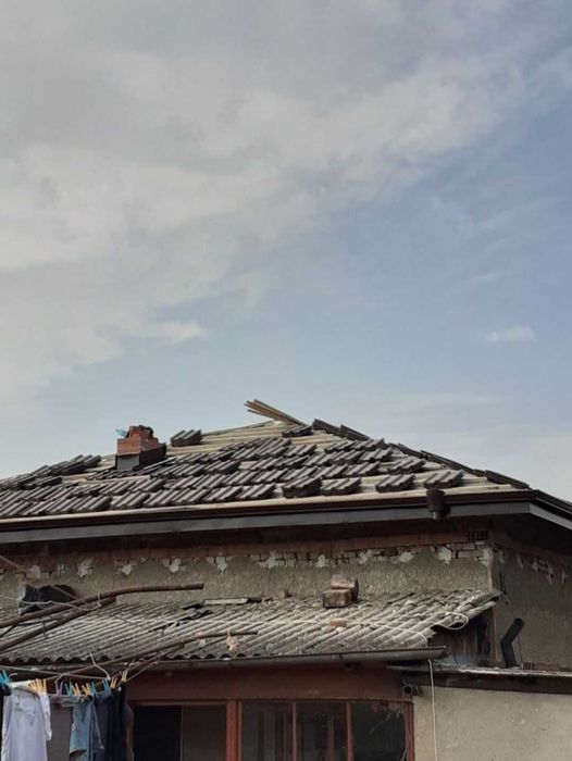 Ремонт на всички видове покриви хидроизолация, керемиди, битумни