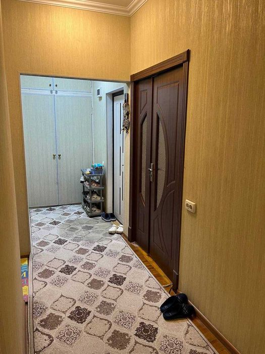 Рядом метро Туркистан 2 ком чистим ремонтом  балкон 2х6  ИП можно