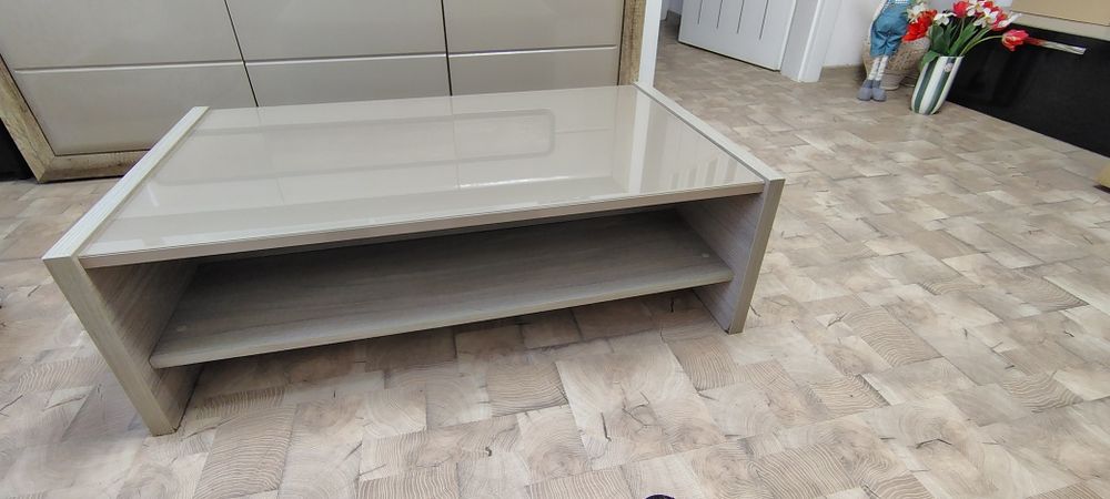 Vând măsuță de cafea