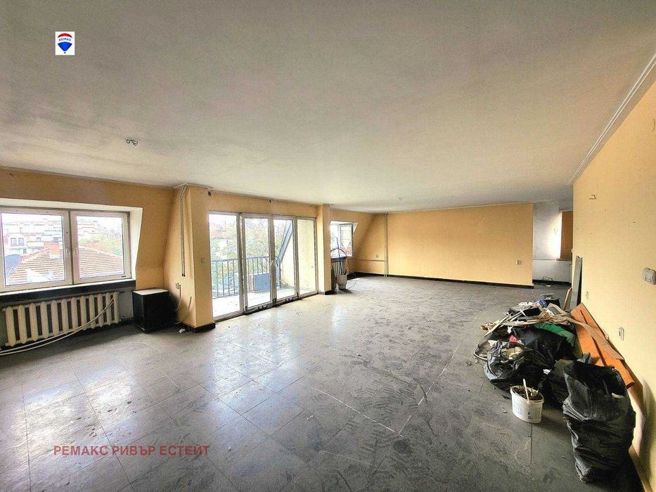 Продава се Мезонет в Русе, Център - 270 кв.м за 1032 €/кв.м - Снимка #12