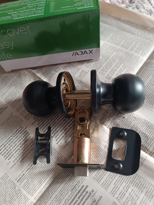 Продам дверные ручки