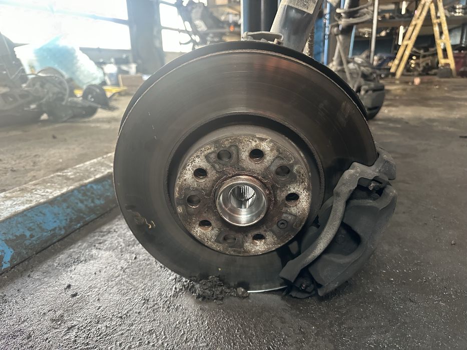 Mecanica VW Arteon Passat B8 Fuzeta / etrier / suspensie / Jug Cadru