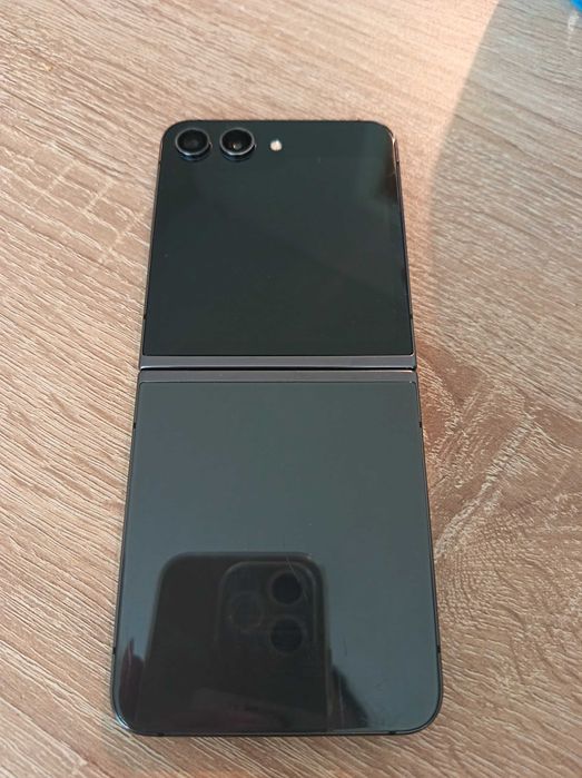 Samsung zip flip 5 256