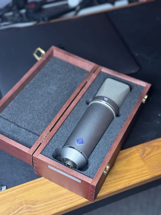 Microfon studio Neumann U87 Ai