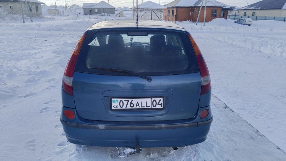 Машина сатылады  продам машину