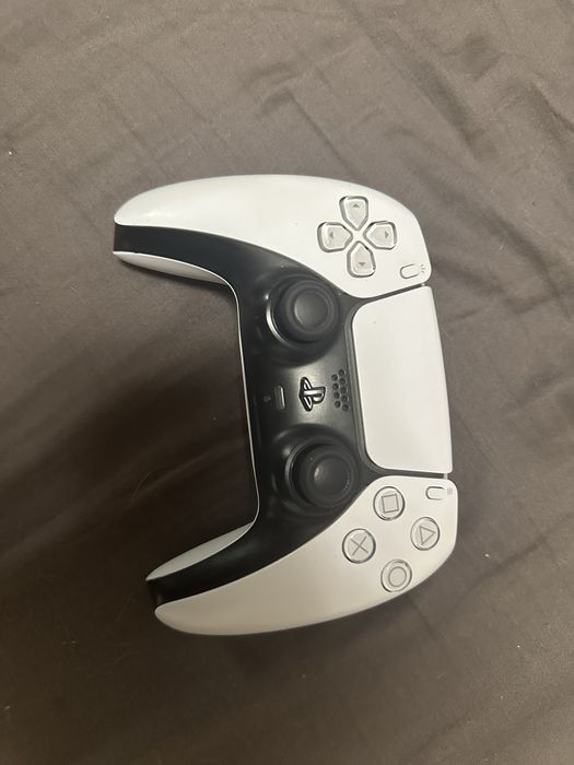 PlayStation5 in stare buna singurul defect e ars ledul de la consola