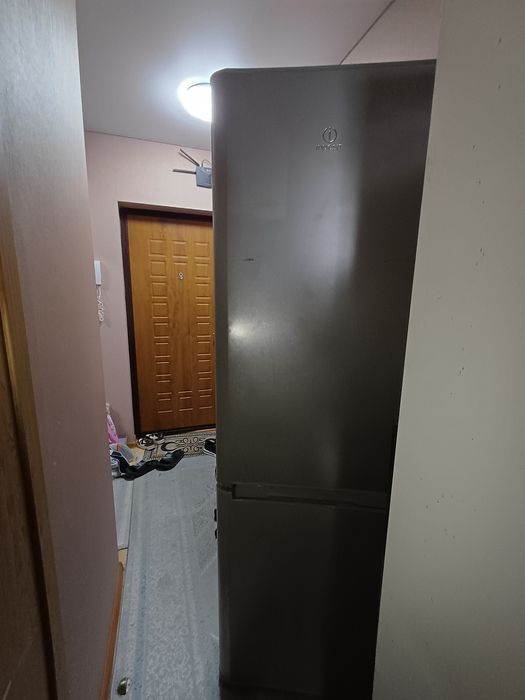 Продаются 2 холодильника