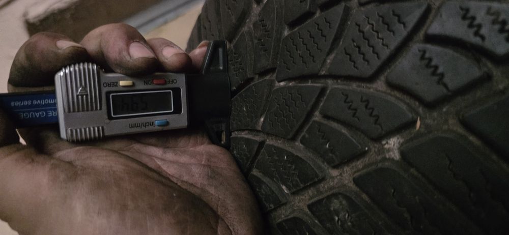 Гуми 4бр 205/50/17 - 1бр  - 59лв