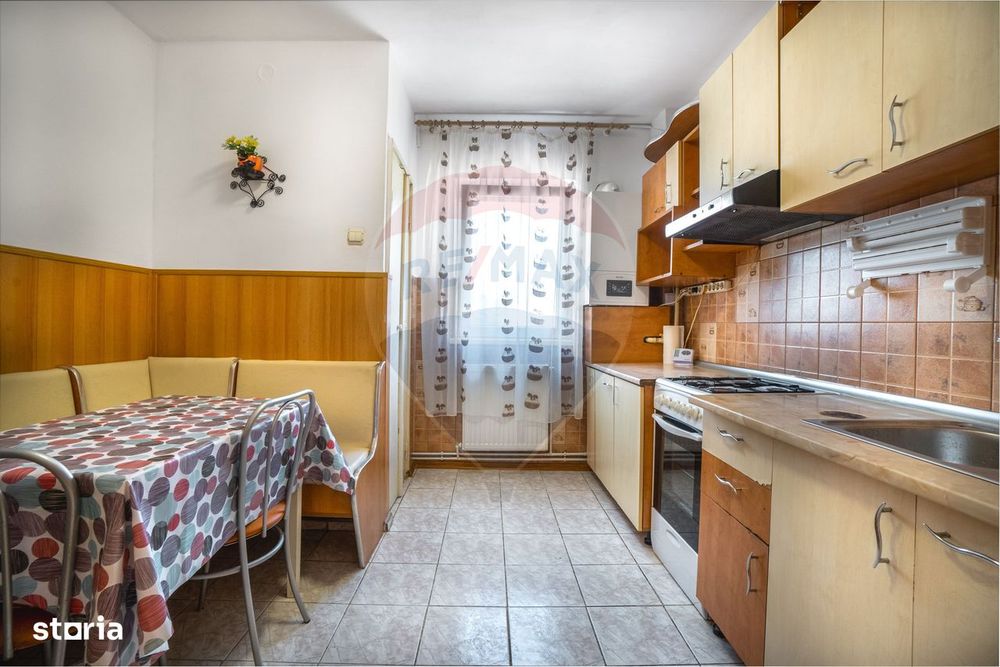 Apartament cu 4 camere de inchiriat |2 BAI | RACADAU| COMISION 0%