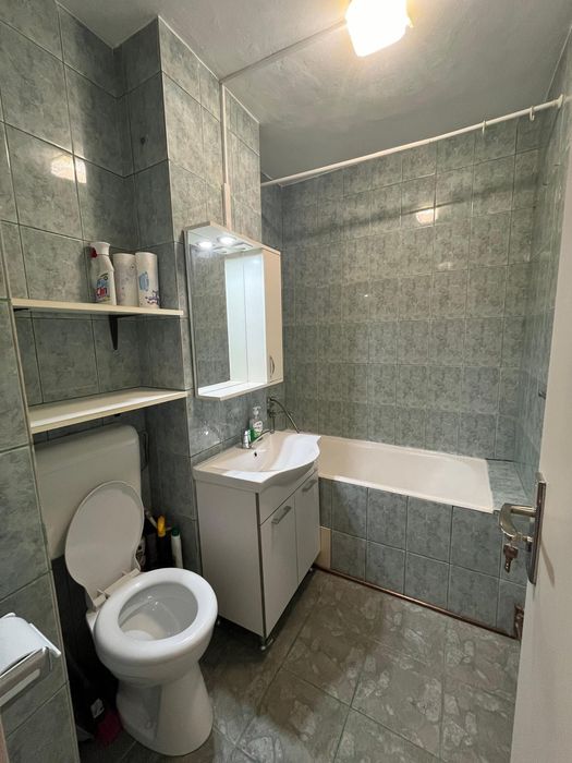 Închiriez Garsoniera
