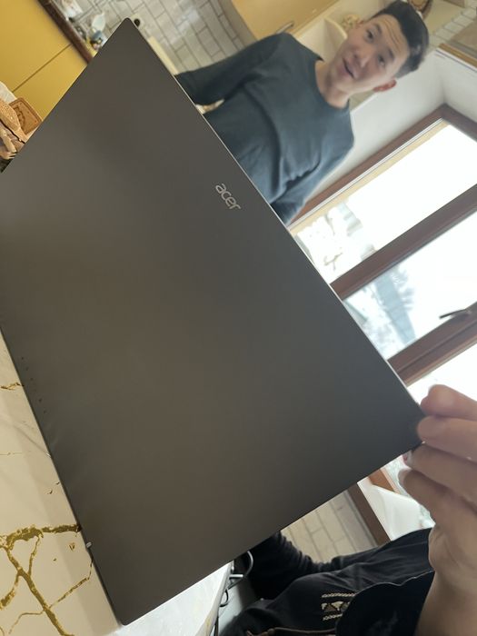 Продам ноутбук новый