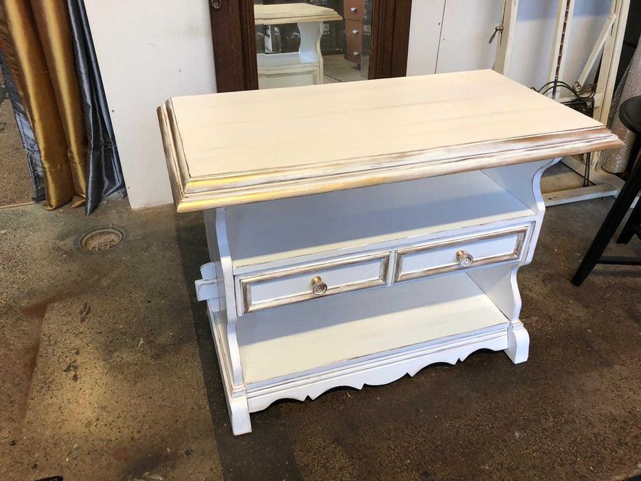 Masa alba din lemn restaurata