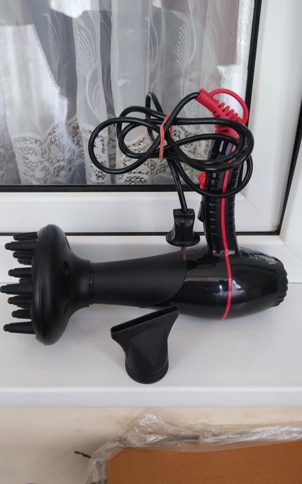 Фен для волос с насадками