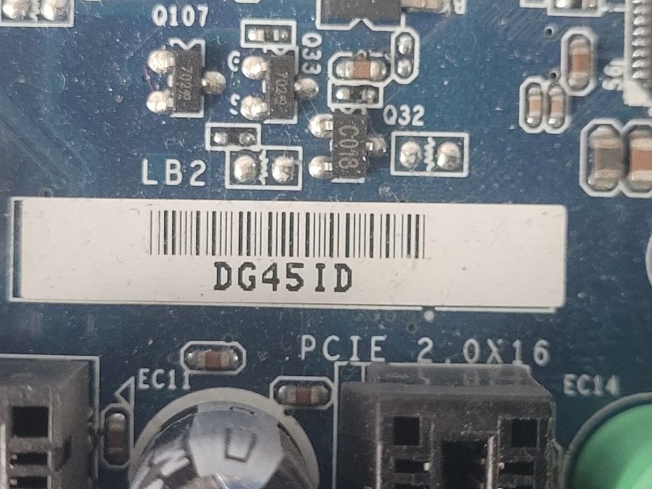 Placa de baza DG45ID + Core 2 Quad Q8300