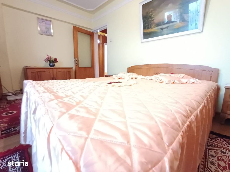 Apartament 3 Camere Decomandat - Blv Independenţei- 550 euro