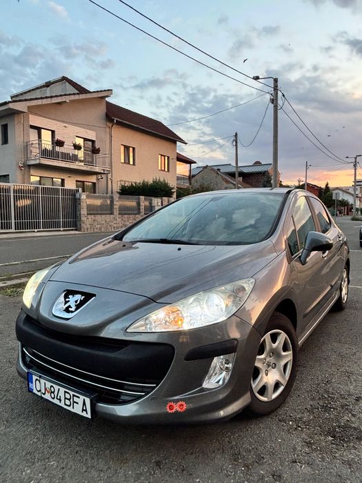 Peugeot 308 1.4 VTi 16V – 98 CP | GPL | Navi | Camere | Senzori