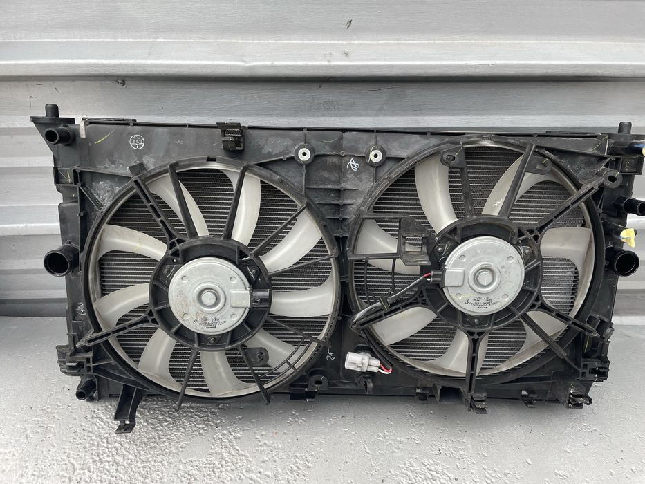 Радиатор/ перка Тойота Ц-ХР (radiator/ perka Toyota C-HR)