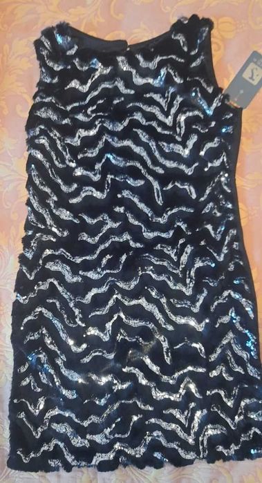 Rochie neagra scurta cu blanita si paiete