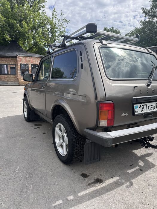 Продам LADA 2121