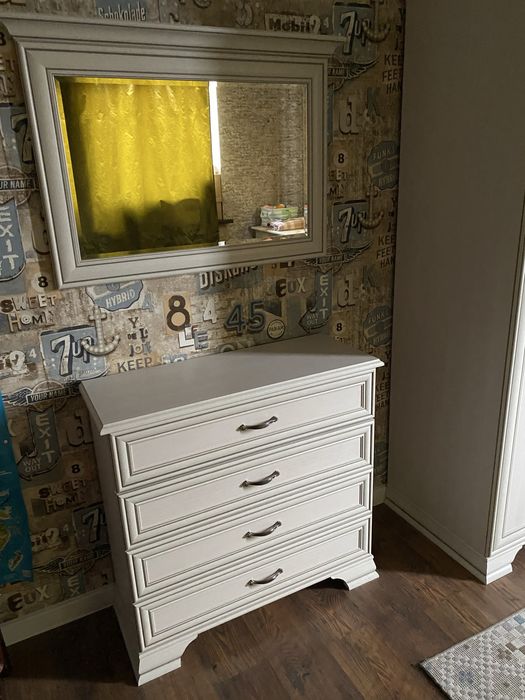 Срочно продаю Спальный гарнитур.