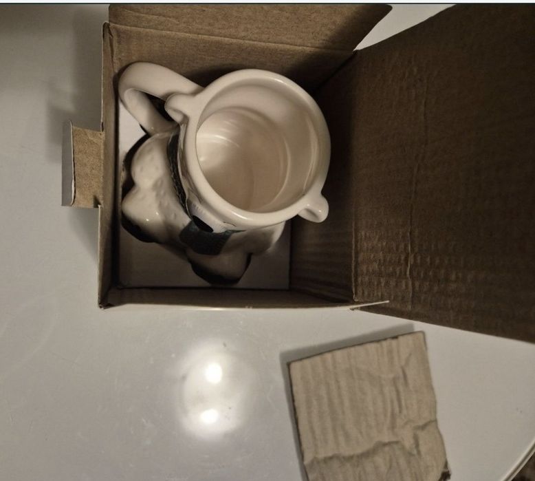 Cana termica in forma de urs ce isi schimba culoarea