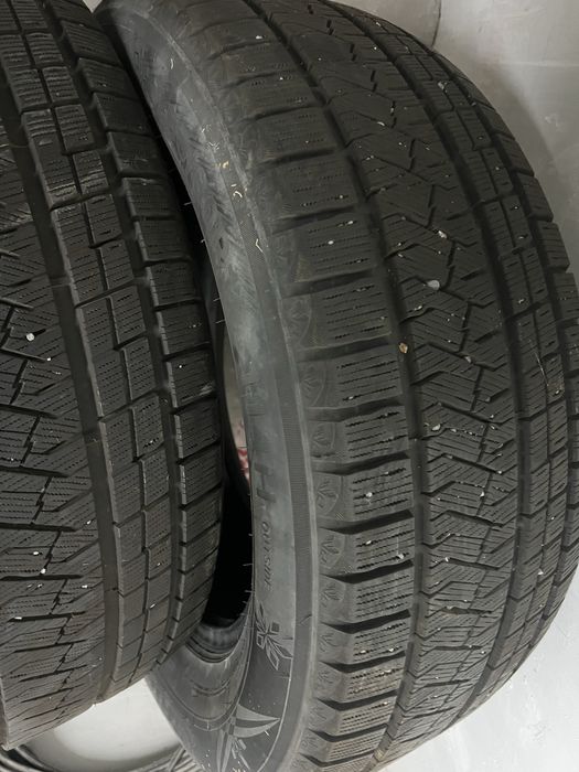 Продам шины в отличном состояний