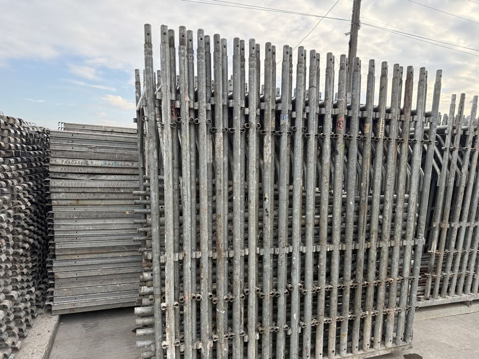 Schela zincata pentru constructii model Italian