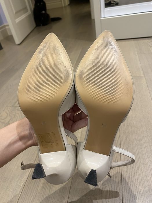 Кожаные туфли.