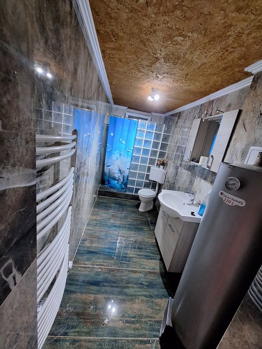 Vând / schimb casa P+1  mobilata și utilata cu apartament 2 camere