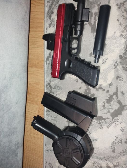 Pistoale vând sau schimb cu rx 580